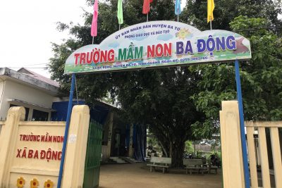 CB, GV, NV nhà trường dọn dẹp vệ sinh để chuẩn bị đón trẻ đến trường năm học 2022 – 2023